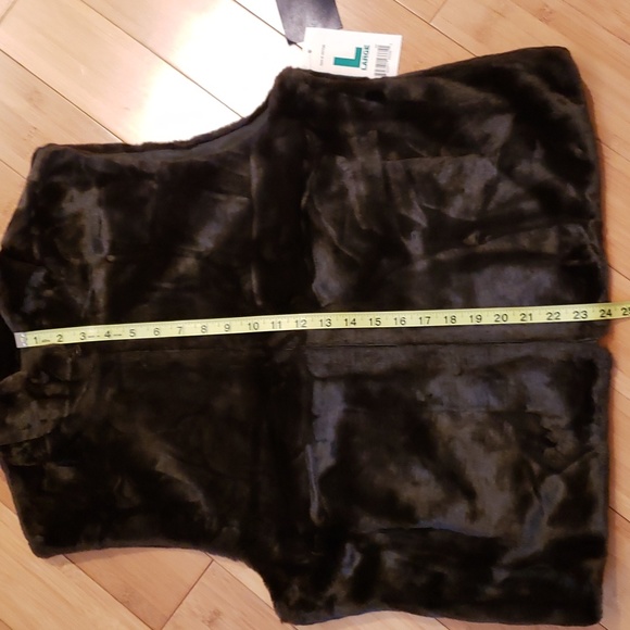 Reversible faux vest with pockets - Picture 6 of 13